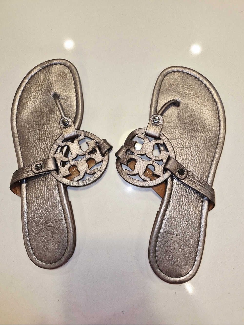 Tory Burch Metallic Silver Women's Leather Sandals - Designer-Inspired size 9.5